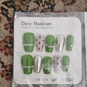 Green and Silver Nail Set with Polka Dots